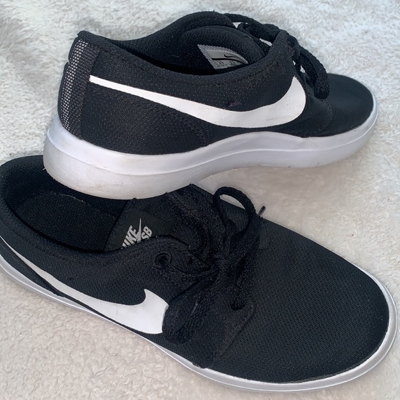 Nike SB Portmore Ultralight Boys Sneakers 4 EUC Black - Picture 12 of 12